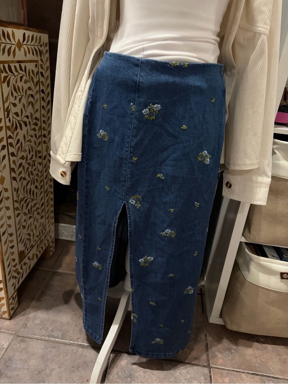 Avec Les Filles Navy Denim skirt with embroidery